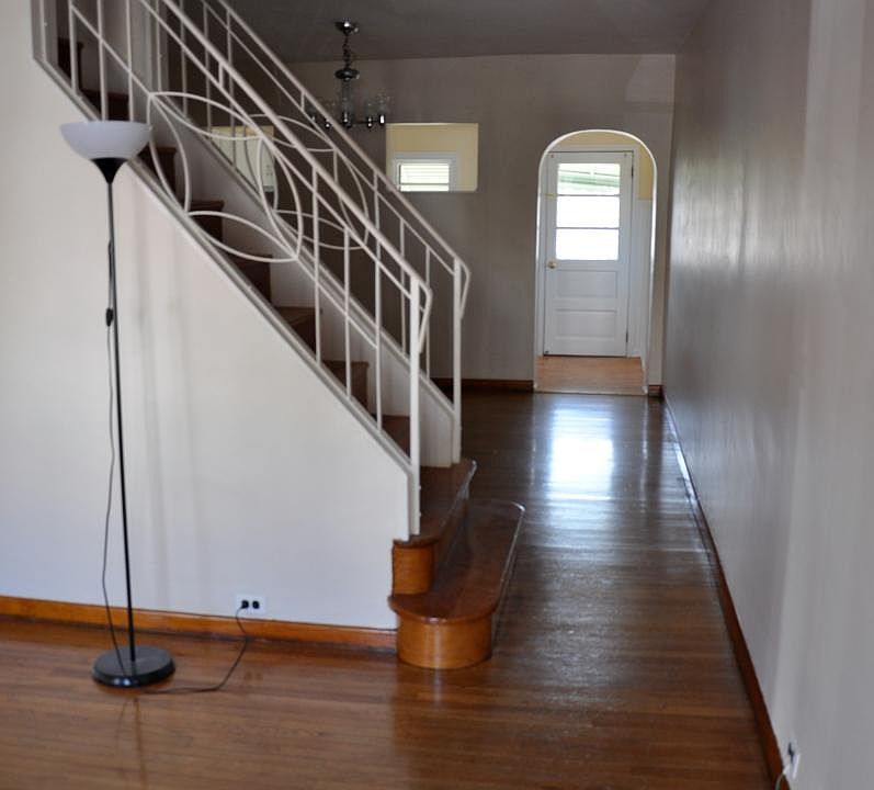 2nd image of 4646 Mansion St