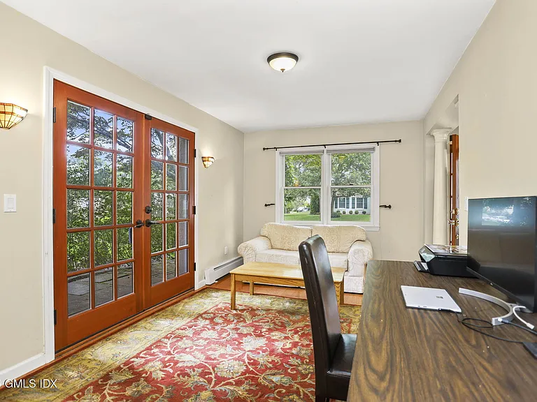 6 Halsey Dr — Photo 4