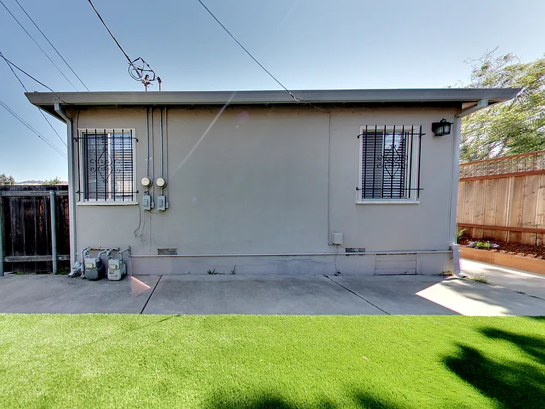 1500 162nd Ave — Photo 7