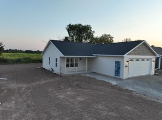 2135 White Dove Ln, Kaukauna, WI 54130