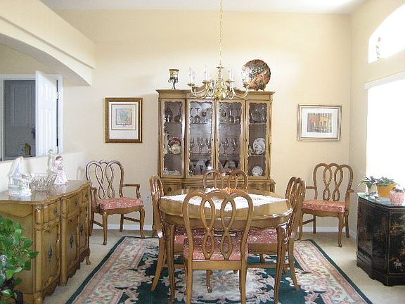 3rd image of 35 Wood Clift Ln