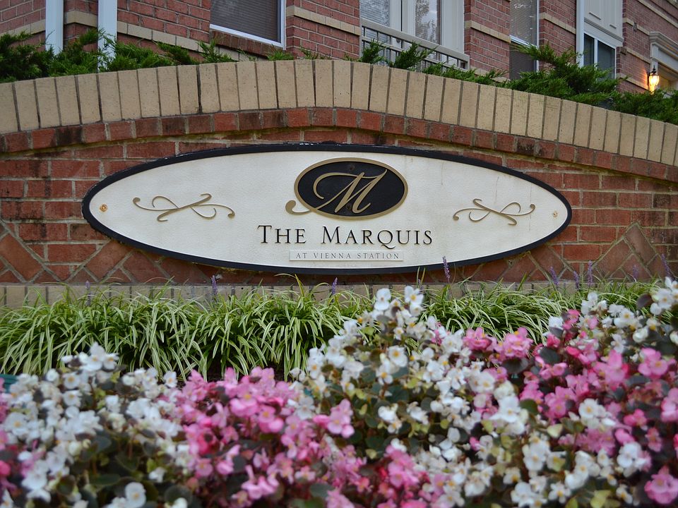 Marquis Sign