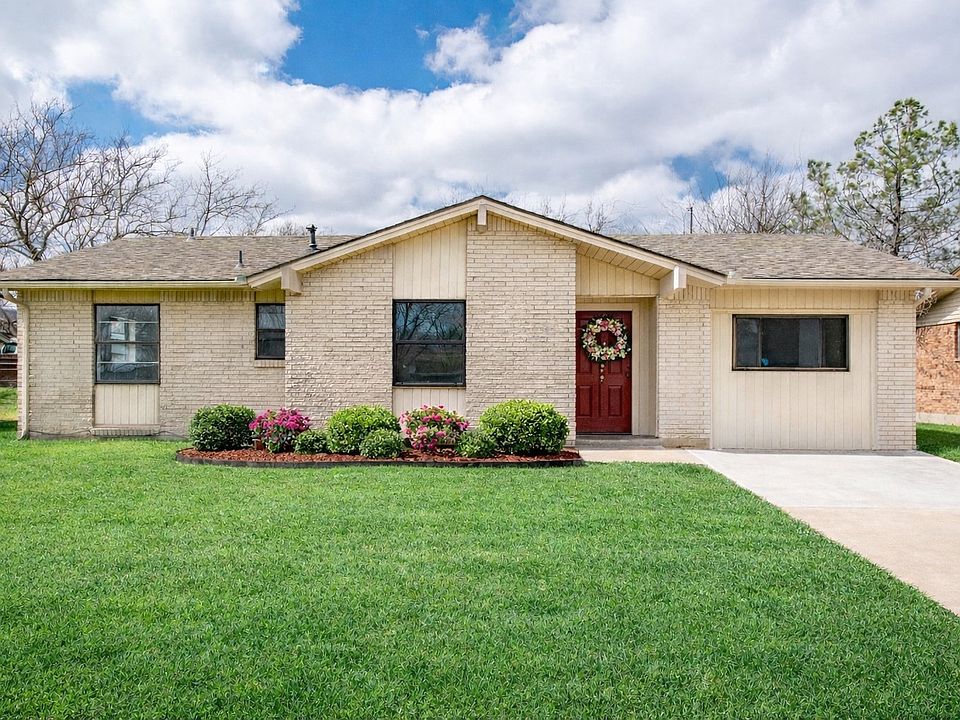 1st image of 3606 S Dakota Dr