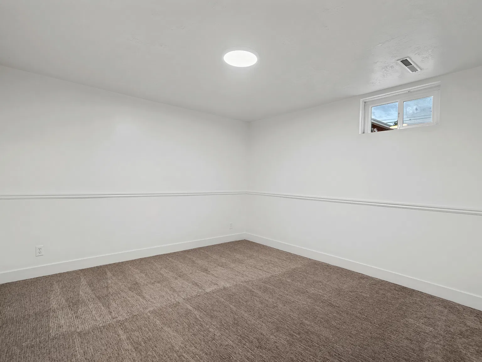 5 bed, 2049 sqft, $775 — Photo 3