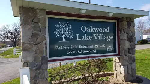 Oakwood Lake Village Photo 1