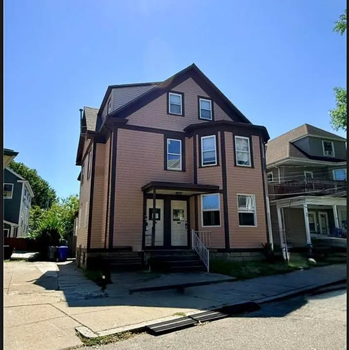28 Verndale Ave #1