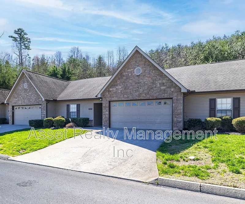 Building Photo - 5104 Cates Bend Way #1