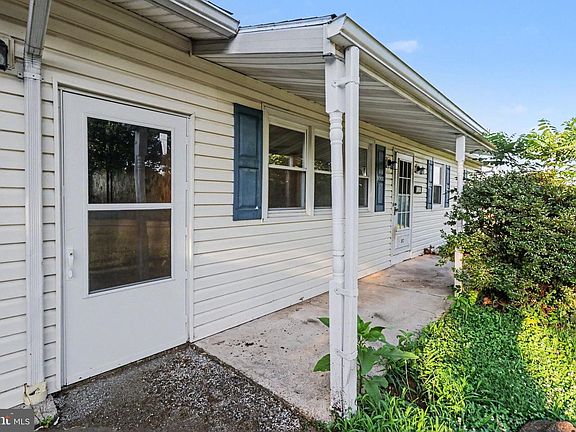 4th image of 3012 Schoolhouse Rd