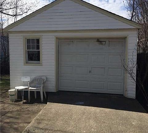 2nd image of 482 Greengrove Ave