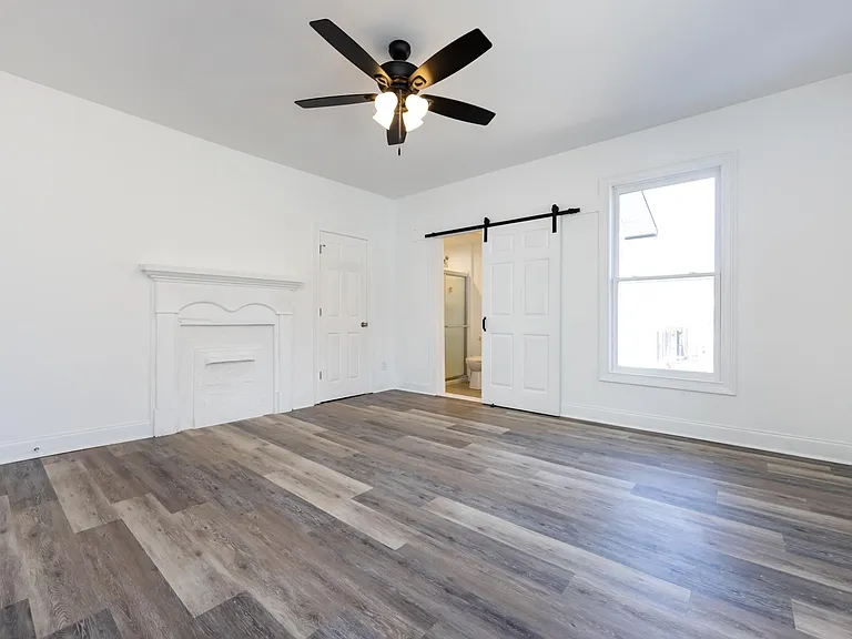 400 S Sanford St — Photo 5