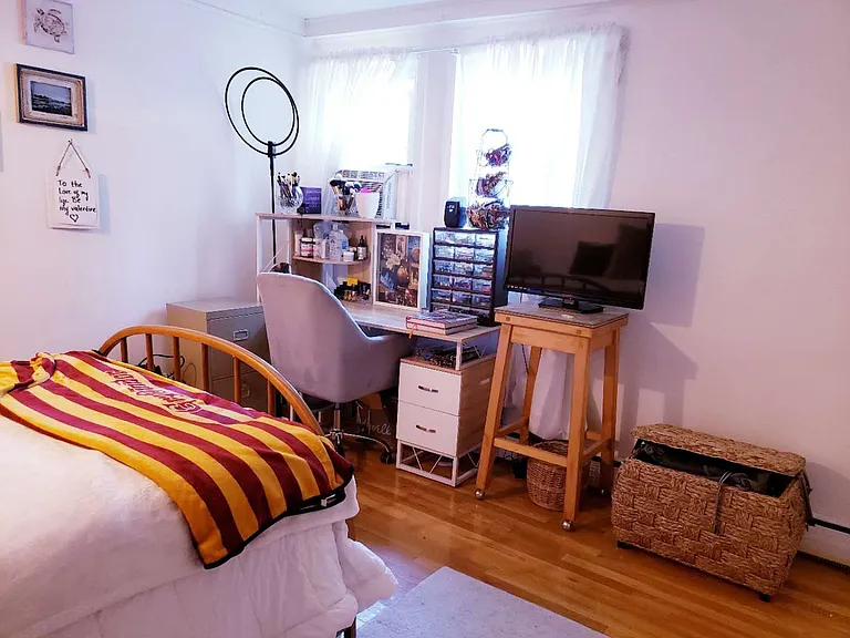 8 Denns Pl #1 — Photo 6