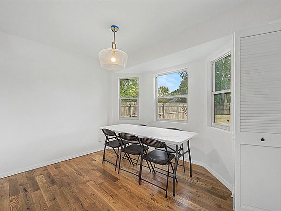 5th image of 24124 E Sisemore St