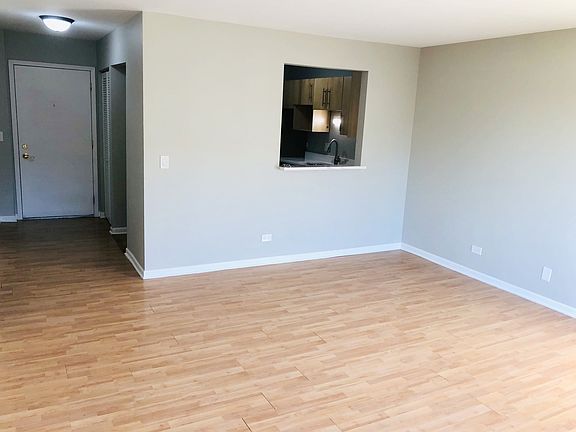2nd image of 900 Perrie Dr APT 302
