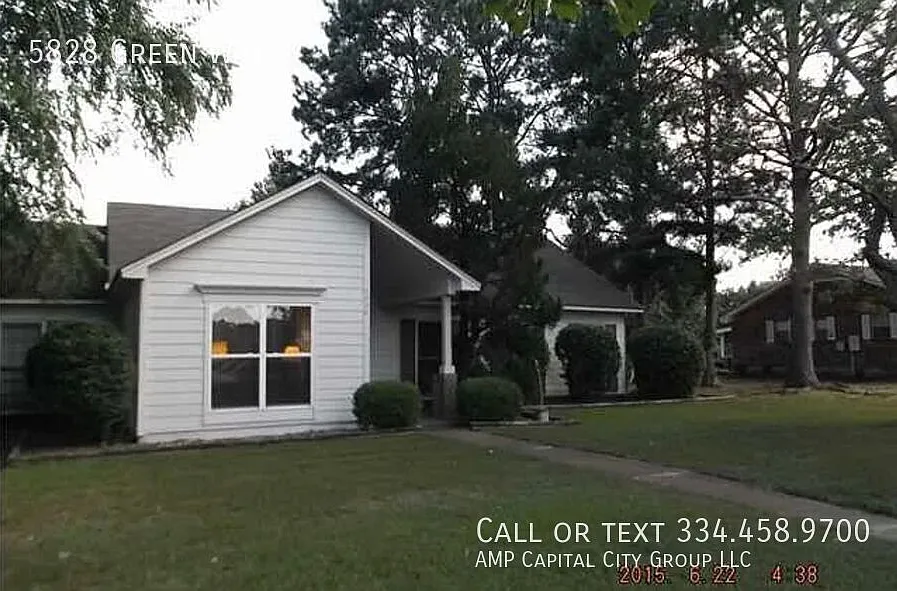 Spacious 5BR/2BA Family Home Pet Friendly with Room for Everyone! — Photo 2