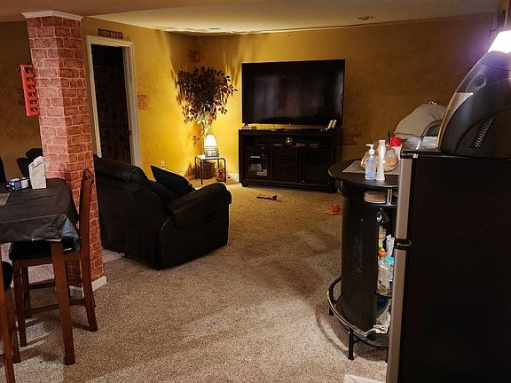 5th image of 3721 Village Rd