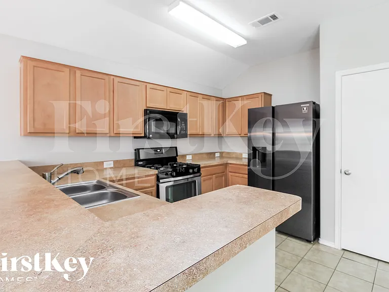 1450 Waldrop Dr — Photo 9