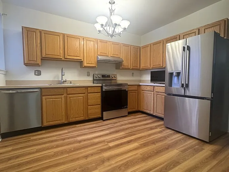 932 Westminster St NW — Photo 5