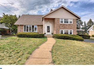 2405 Laurel Rd, Reading, PA 19609