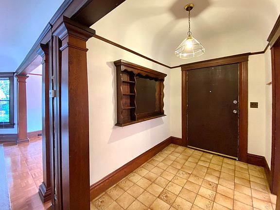 5th image of 543 Franklin St