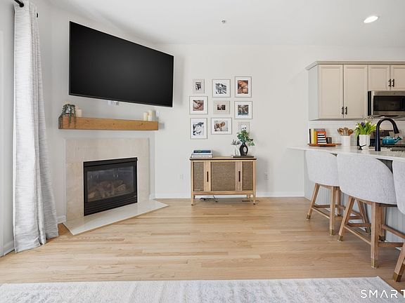 5th image of 570 Danbury Road #16