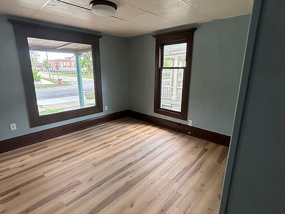 2nd image of 427 West Ave #1-A