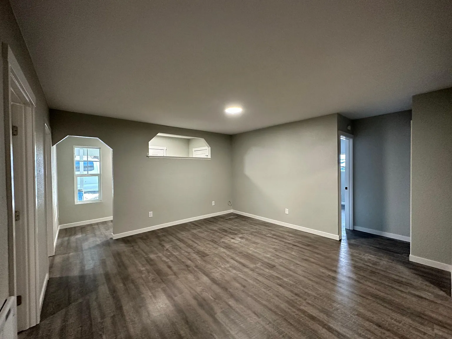 3 bed, 1150 sqft, $2,050 — Photo 4