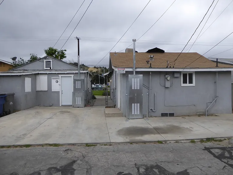 24012 Arch St — Photo 7