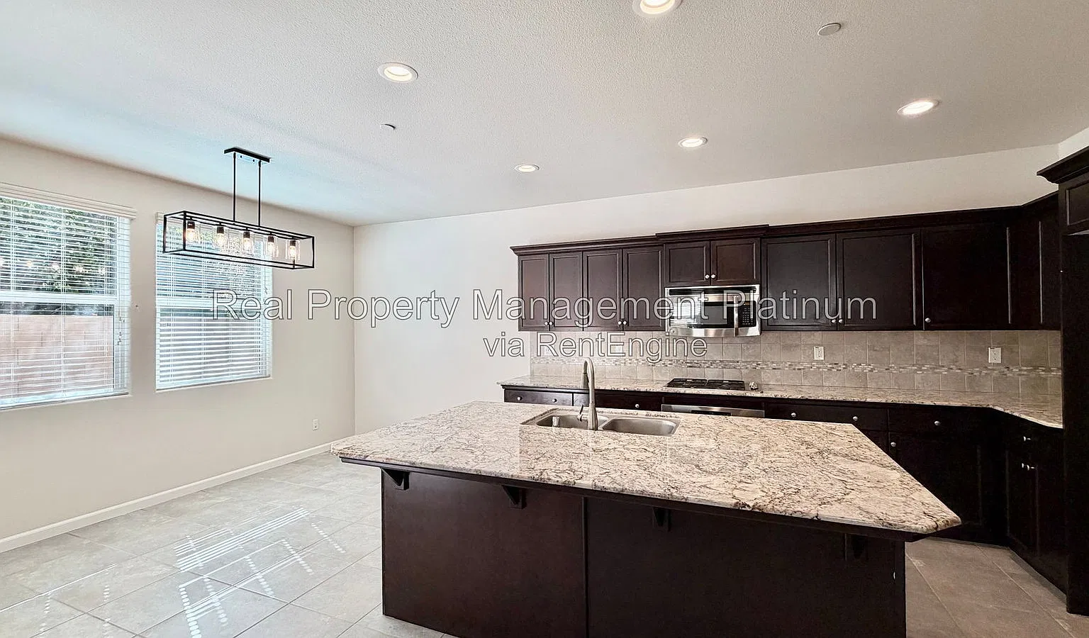 4 bed, 3.0 bath, 1946 sqft, $2,800 — Photo 1