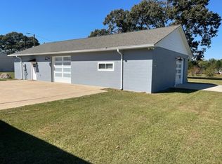 6047 Wayne Memorial Dr E, Pikeville, NC 27863