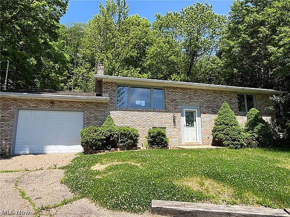 2nd image of 210 Ridgewood Blvd