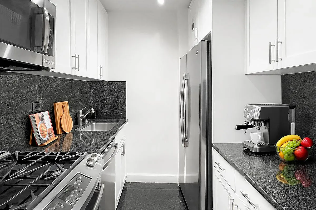 1385 York Ave — Photo 3