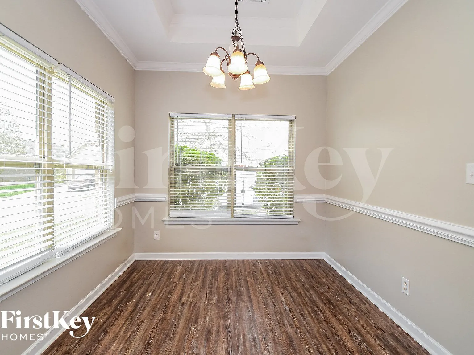 3 bed, 2.0 bath, 1565 sqft, $1,745 — Photo 4