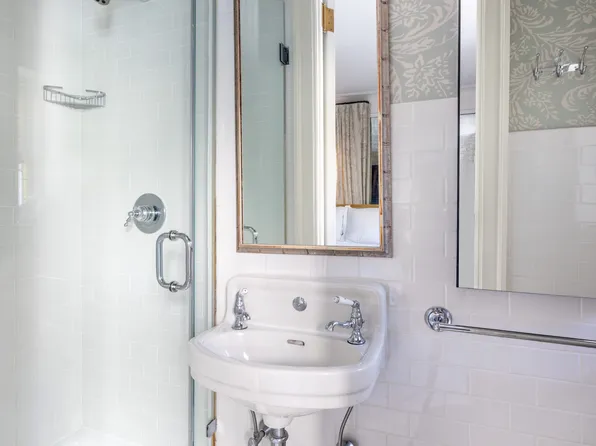 645 West End Avenue image 5 of 14