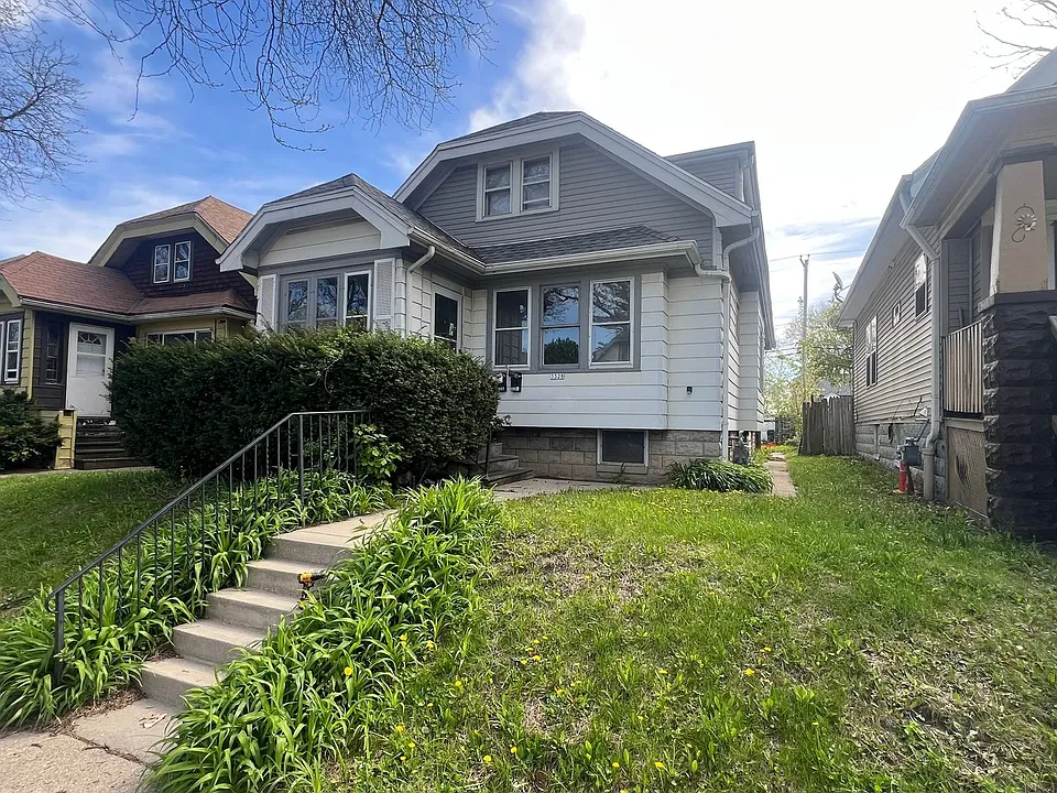 3328 N 38th St #UPPER