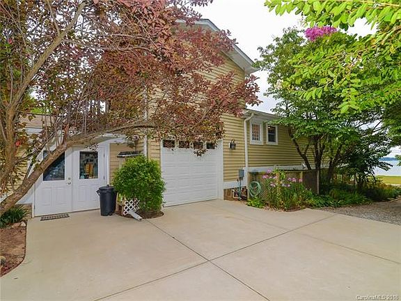 4th image of 127 Surfside Ln