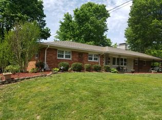 212 Willow Creek Ct, Belleville, IL