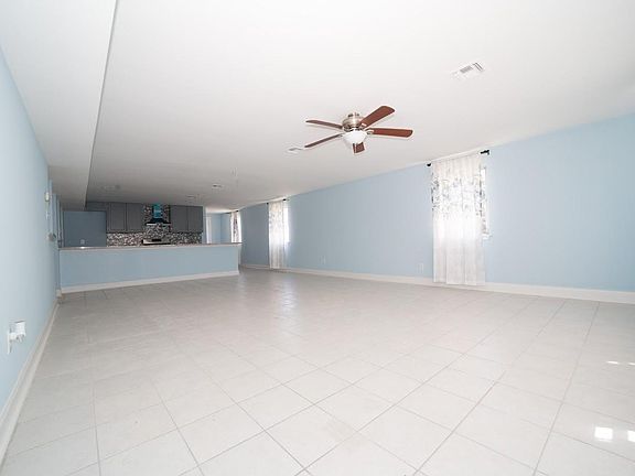 4th image of 1102 Winnie St #1102A