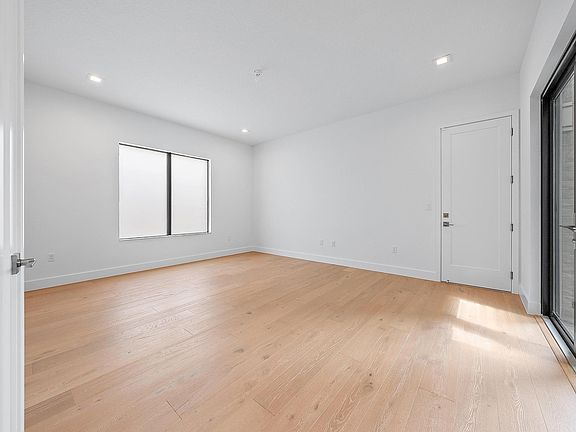 4th image of 9204 Silver Marsh Ln