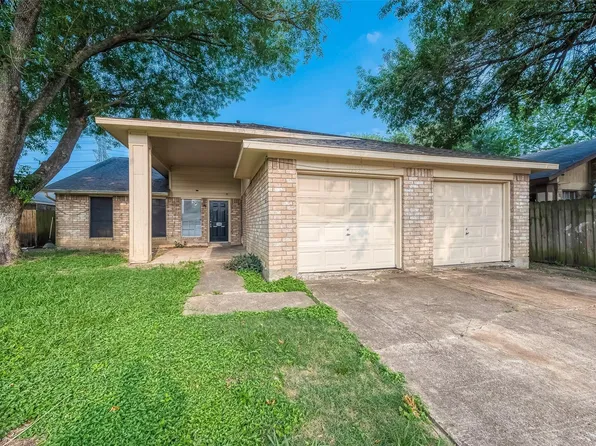 11203 Pender Ln, Stafford, TX 77477