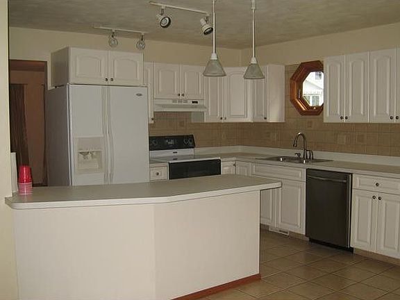 4th image of 1116 Nicole Renee Dr