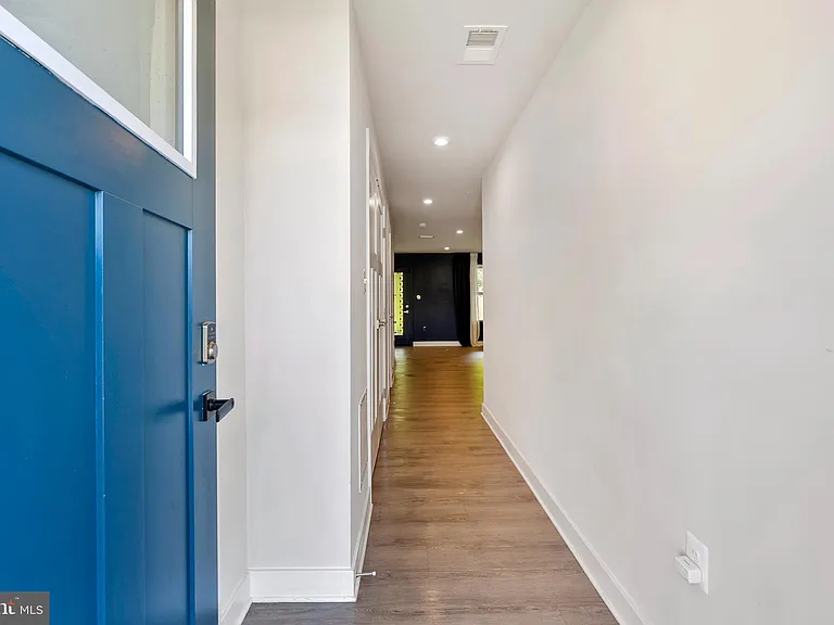 7903 Tanbridge Ln — Photo 4