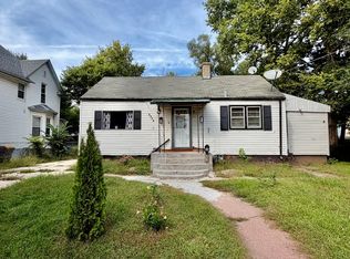 2015 Chestnut St, Rockford, IL 61102