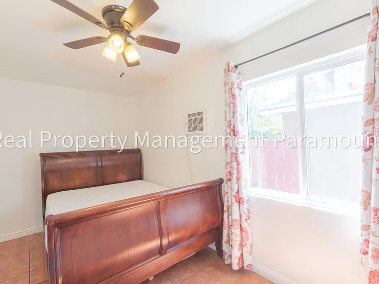 1362 E 61st Street — Photo 27
