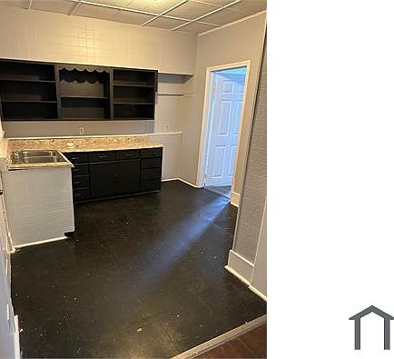 4th image of 2124 Griffiths Ave