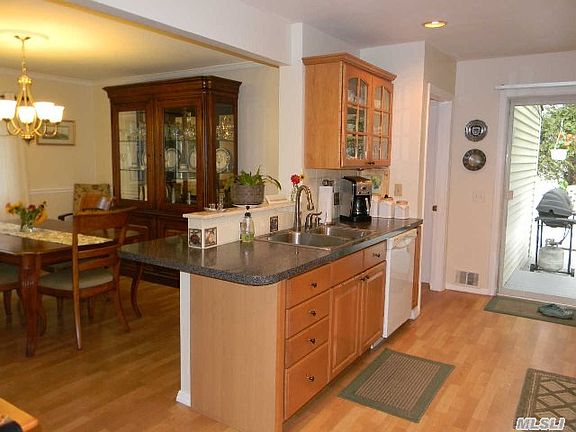 3rd image of 11 Parnell Dr