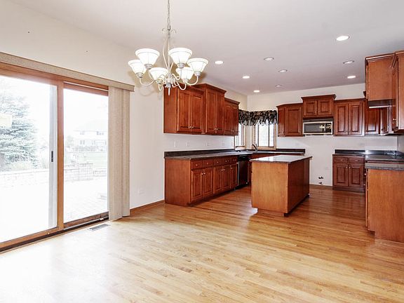 5th image of 22925 Anna Ln