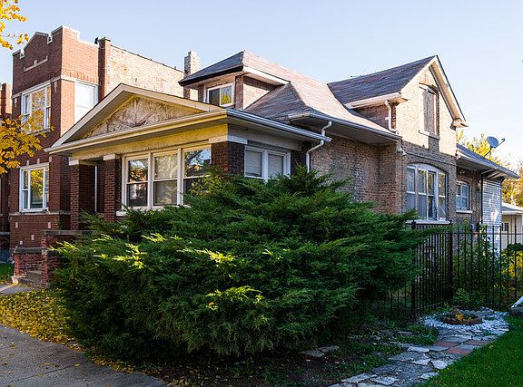 4th image of 1411 N Luna Ave