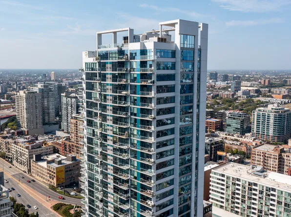 303 W Ohio St #2008, Chicago, IL 60610