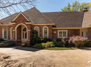 2027 Hogan Ct, Lawrence, KS 66047