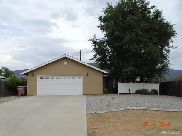 20404 El Porto Ct, Tehachapi, CA 93561